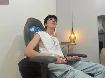 alex_briight — GOAL: Cum Show [1106 tokens remaining] Welcome to my room! #18 #new #latino #bigcock #cum