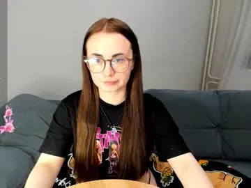 alice_presly — GOAL: tease with my cute bra [44 tokens remaining] Everyone around says that being a model is fashionable... but can I do it? #feet #18 #natural #lovense #new