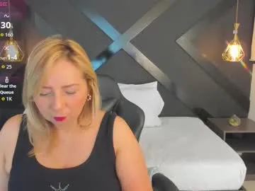 andre_soto_ — Oil in my big tits [40 tokens left] #mature #milf #blonde #latina #bigboobs