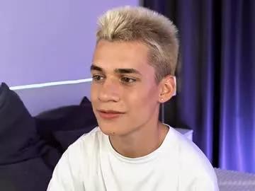 andrew_clar on Chaturbate 