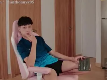anthonny_05 — GOAL: striptease [333 tokens remaining] hello guys, back online #teen #18 #lovense #young #twink