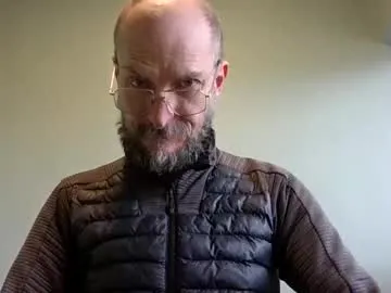 basiccamguy on Chaturbate