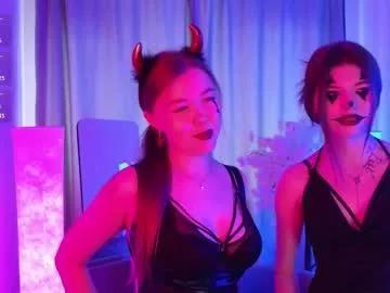 berry_bloom from Chaturbate