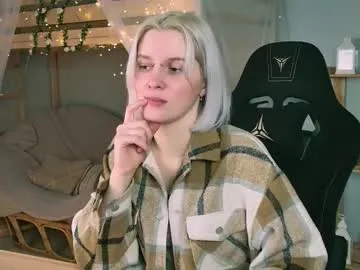 bethanycloud — GOAL: ahegao every 25tk [260 tokens remaining] Let's relax Welcome to my cozy space #nonude #blonde #piercing #feet #skinny