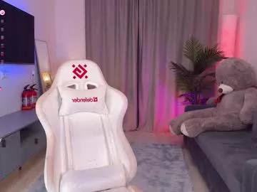 Discover amazing slut Blush_mikki blush_mikki from Chaturbate