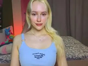 caseylabow on Chaturbate