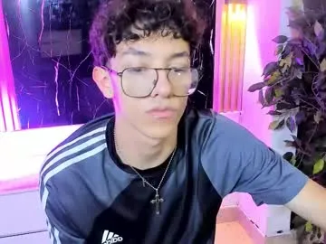 christopher_hunter — GOAL: Sexy Dance [300 tokens remaining] Welcome to my room! #teen #18 #cum #latino #new