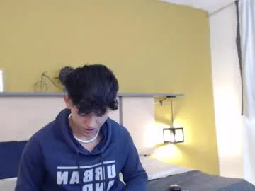 clark_ken1 — GOAL: cum show [693 tokens remaining] Welcome to my room! #feet #skinny #18 #young #new