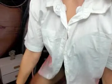 dolly_pocket — Dance Show  [42 tokens left] #skinny #squirt #latina #deepthroat #saliva