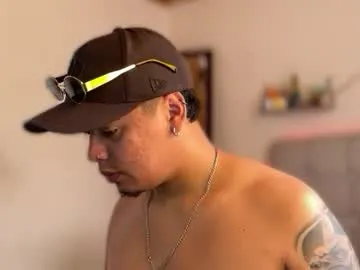 drakenn_ — GOAL: flex arms and body [50 tokens remaining] Today in work #french  #muscle  #bigcock   #chubby  #smoke