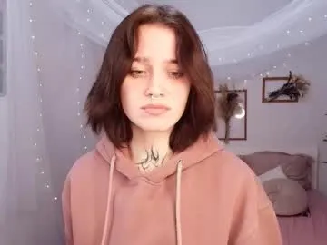 elastikiss — body tour #c2c  #nonude #femdom #cute #german [0 tokens remaining]