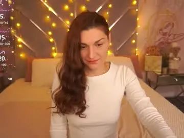 ellagoldenn on Chaturbate