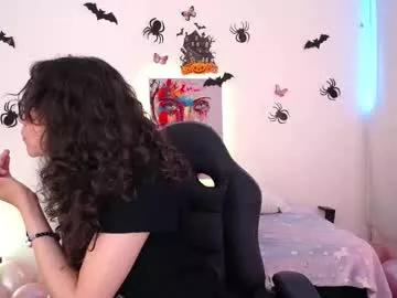 Explore sweet escort Emilirusso emilirusso from Chaturbate