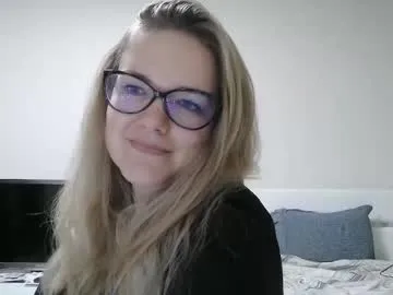 emma_misty_ — Emma_misty_'s room #glasses #nonude #blonde