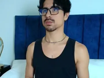 ethan_briggs on Chaturbate
