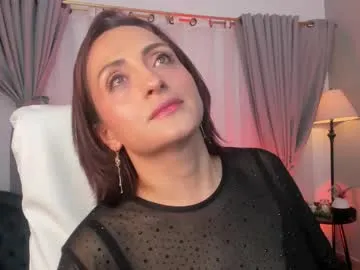 evazul —  Do you dare to check why no one forgets a woman like me? // GOAL: Modeling Legs [25 tokens left] #pantyhose #milf #feet #heels #hairy