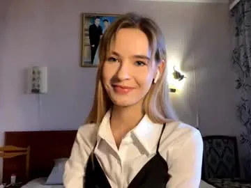 flaviabissel — GOAL: spin around, show my outfit [0 tokens remaining] Welcome to my room! #18 #blonde #cute #shy #new