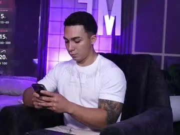 hunk_ryan — dacing sexy  #bigass  #hair  #muscle #master  #lovense [25 tokens left]