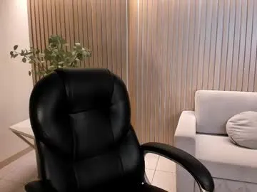 jadeevansx — GOAL: Sexy dance naked [85 tokens remaining] I'm here to please u and make you cum   #bigass  #bigboobs #latina #longhair #curvy