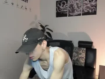 james_adamss_ on Chaturbate