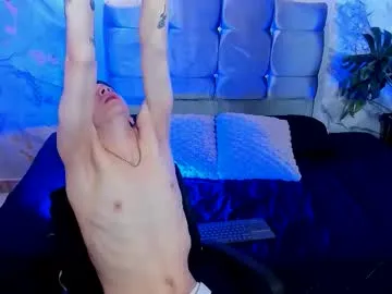 james_adamss_ on Chaturbate