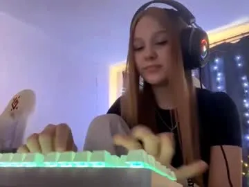 kayceefroehner on Chaturbate