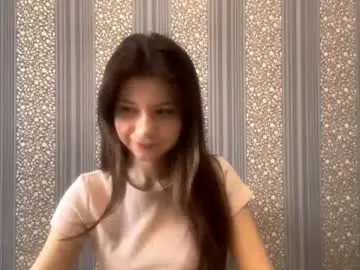 kymberlychimes — Goal: Show hearts My name is Kary, lets get friends! #young #18 #shy #new [5 tokens remaining]