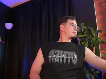 leo_valmore — GOAL: blow job [32 tokens remaining] Welcome to my room! #feet #anal #latino #fuckmachine