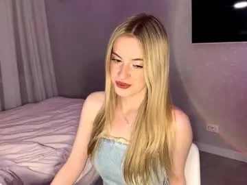 leonormcelyea — Goal: Body tour  - I'm Eve, a little #shy about my #braces and #smalltits because I'm #18, I'm the #new girl here [40 tokens remaining]