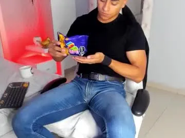 lucii_fer_ — CUM SHOW IN MY ABS AND MOANS #lovense #bigcock #master #asian #jeans [1436 tokens remaining]