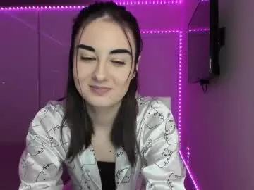 maryy_luv — sexy dance #pvt #new #shy #teen #tits [200 tokens left]