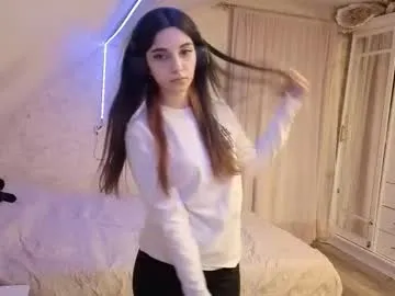 maureenbuff — GOAL:Spin around, show my outfit /  My name is Vanesa, new experience to me, hope it turns out well. #18 #young #teen #new #shy [45 tokens remaining]