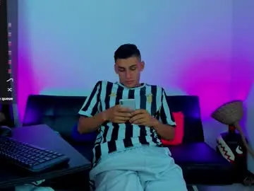 max_wild01 on Chaturbate