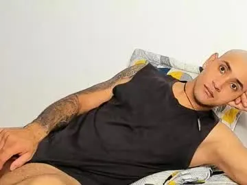 maximo004 on Chaturbate