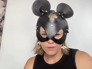 mc_bunny — Come join my burrow - join for the smile stay for the ass  #Mask #New #Chat #Natural #Valentines [2496 tokens remaining]