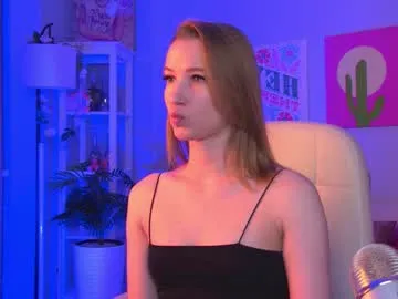 meganrodgers — GOAL: Kiss the camera [9 tokens remaining] Welcome to my room! #new #smalltits #cute #shy #dance