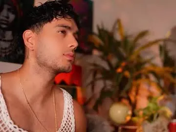 noha_miler — #bigcock #muscle #young #18 #lovense  hi [1111 tokens remaining]