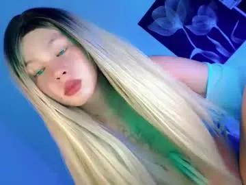 pretty_little_baby28 from Chaturbate