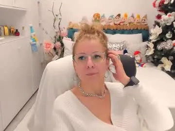 prettyblackeyes on Chaturbate