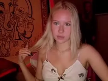pureeangel — This is my first day here. Welcome to my room! #new #blonde #shy #18 #daddysgirl GOAL: let's dance a little [111 tokens remaining]