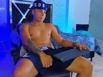 Freechat santiagoreyesft on Chaturbate