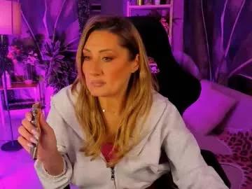 sarahholly from Chaturbate