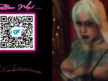 sharpay_evans on Chaturbate