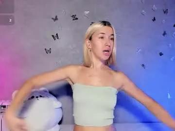 Freechat smaillev on Chaturbate