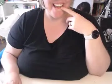 squirtymilfjess