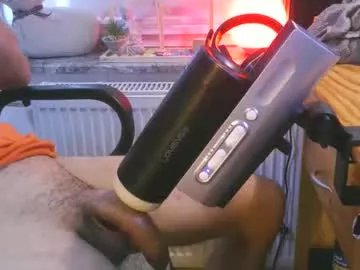 toohugeandstonedxoxo on Chaturbate 