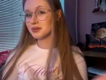 zofiahoetger — Goal: Stand up and show my outfit / Hey there! I'm Lisa, nice to meet you all at my first day! #18 #shy #teen #new #natural [0 tokens remaining]