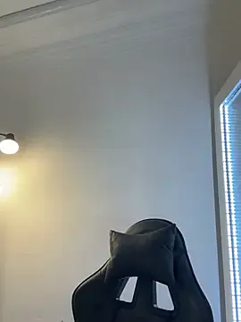 _Bella_7 on StripChat