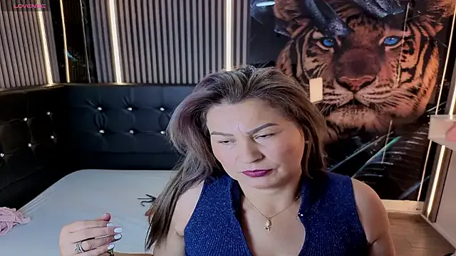 _Pamelamilf — play tits fron my boss