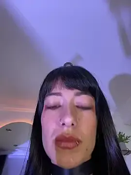 _TiniWild — Naked dance + oil